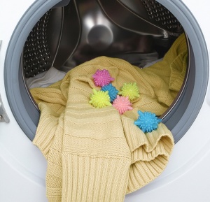 Set 5 bile anti-scamosare si inmuiere a rufelor, pentru masina de spalat - Img 3