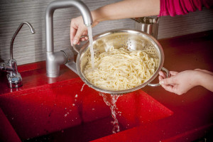 STRECURATOARE INOX CU 2 MANERE, D:24 CM - Img 1