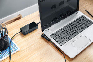 Trust Primo 70W-19V Universal Charger - Img 4