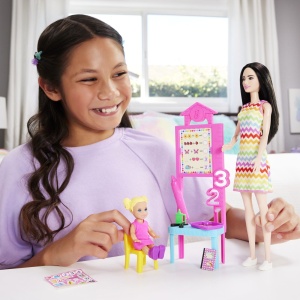 BARBIE SET DE JOACA PAPUSA BARBIE BRUNETA FACE CARIERA PROFESOARA - Img 3