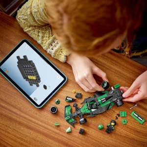 LEGO SPEED CHAMPIONS MASINA DE CURSE F1 KICK SAUBER 77247 - Img 4