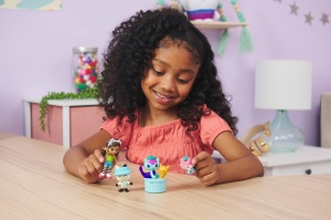 GABBYS DOLLHOUSE SET PENTRU CAMPING - Img 3
