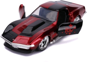 MASINA METALICA HARLEY QUINN 1969 CORVETTE STINGRAY SCARA 1 LA 32 - Img 2
