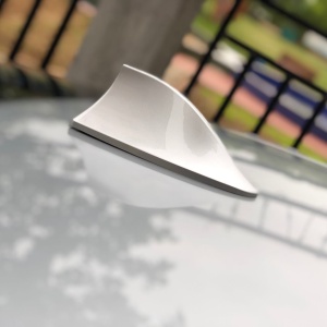 Antena auto activa AM - FM tip "SHARK TAIL" culoare SILVER - Img 1
