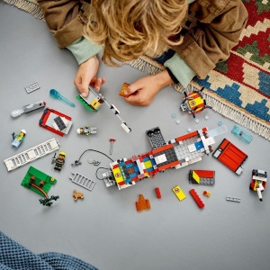 LEGO CITY MASINA UNITATII DE POMPIERI 60374 - Img 4