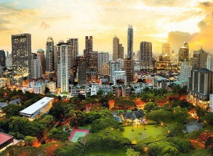 PUZZLE TREFL 3000 APUS IN BANGKOK - Img 2