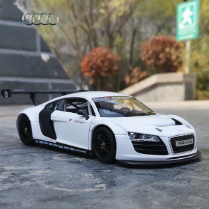MASINUTA METALICA AUDI R8 ALB SCARA 1 LA 24 - Img 2