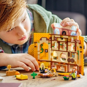 LEGO HARRY POTTER BANNERUL CASEI HUFFLEPUFF 76412 - Img 3