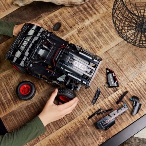 LEGO TECHNIC AUDI RS Q E TRON 42160 - Img 4
