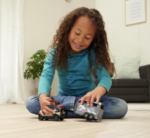MAJORETTE LAND ROVER CU REMORCA PENTRU CAI - Img 3