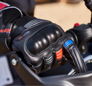 Manusi moto Seventy Degrees SD-T1 - barbati, impermeabile, touring, degete tactile, negru/albastru/rosu - Img 2