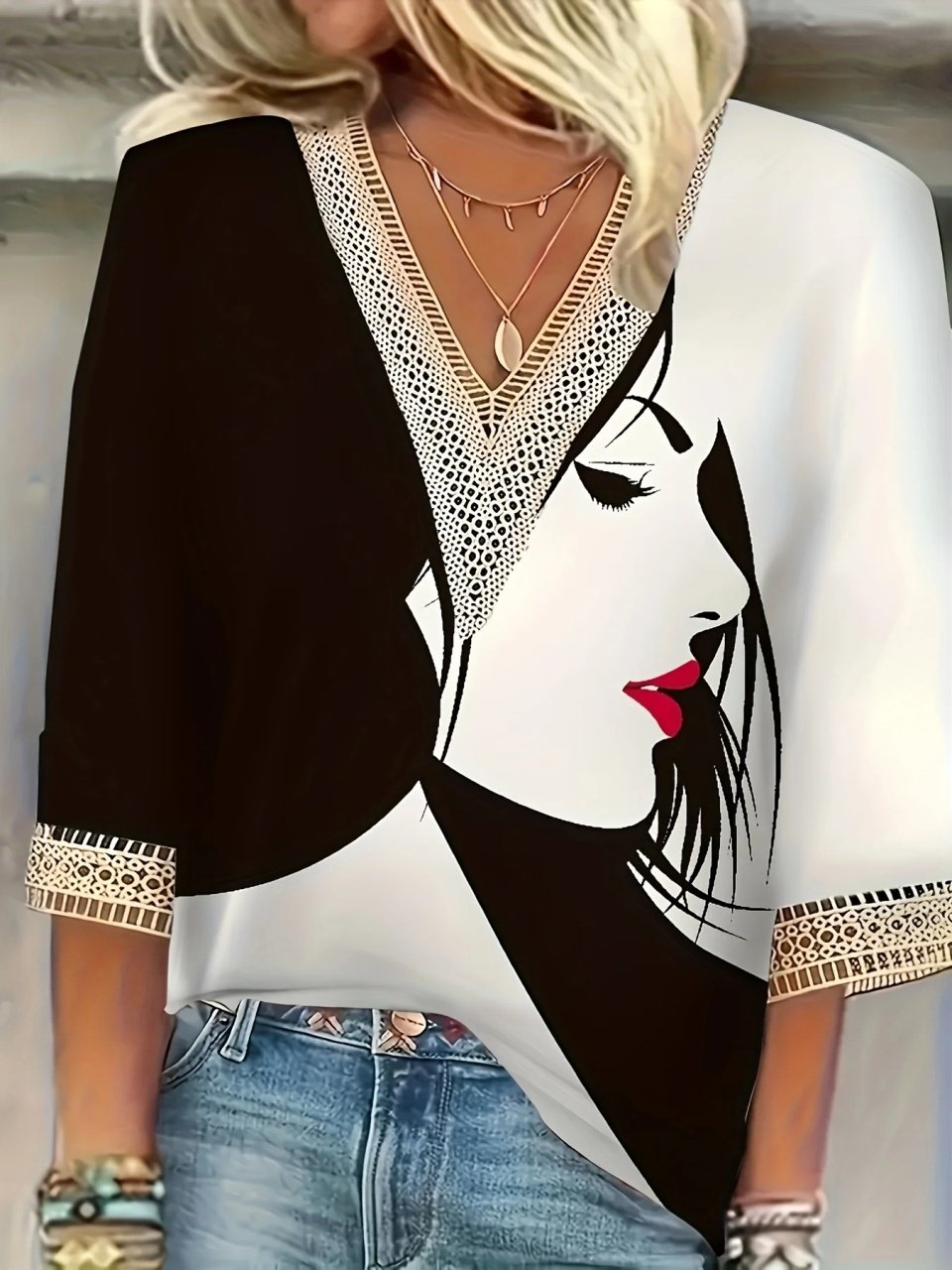Bluza eleganta dama, cu dantela la decolteu si maneci, model 141