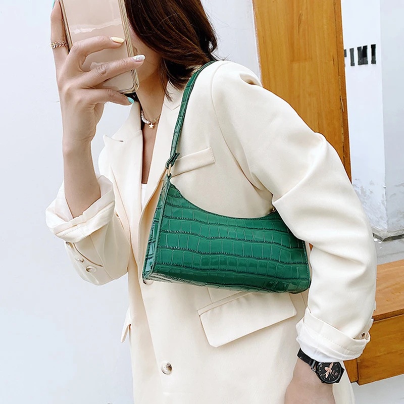 Geanta / poseta verde lacuita de dama Cherry - 2 | YEO
