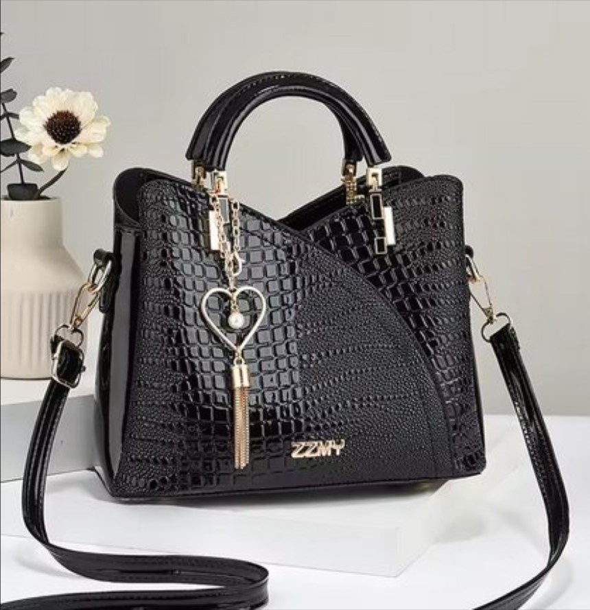 Geanta neagra / poseta neagra de dama Mondely