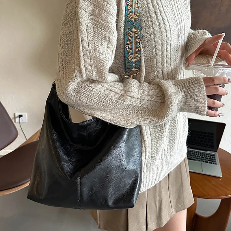 Geanta / poseta neagra, curea lata, de dama, Adria - 2 | YEO