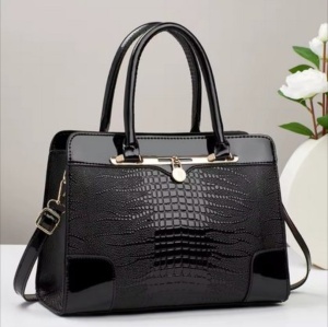 geanta neagra dama