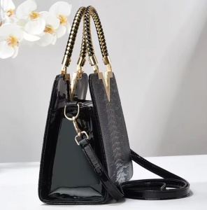 Geanta / poseta de dama Frany, neagra, eleganta, cu pandantiv - Img 3