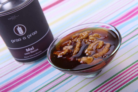 Mel com nozes (300gr)