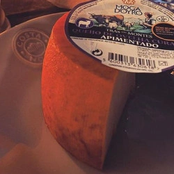 Queijo de Ovelha Curado Grande apimentado (>= 700 gr)