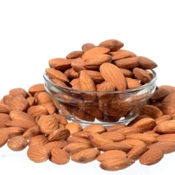 Amêndoas inteiras descascadas Trás os Montes (1Kg)