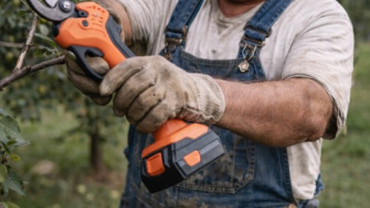 Foarfeca de gradina cu acumulator – Ghid complet pentru alegerea modelului potrivit