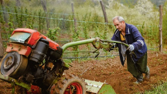 Cum Alegi Motocultorul Potrivit pentru Nevoile Tale Agricole?