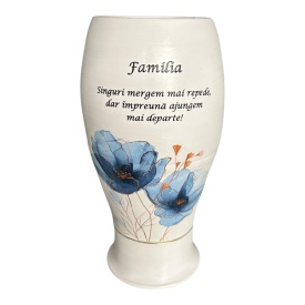 Vaza din ceramica, mesaj despre familie, eleganta, alba cu maci