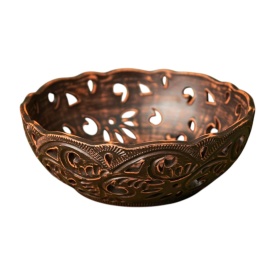 Bol ceramic lucrat manual, decupat, perforat – design unic pentru dulciuri și fructe