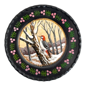 Farfurie decorativa ceramica neagra Marginea - Pictata manual cu ciocanitoare si peisaj de iarna, 24 cm