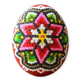 Ou din lemn cu margele, lucrat manual, 7 cm,decor traditional si autentic