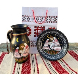 Set cadou traditional romanesc, ulcior, farfurie, stergar si punga de cadou cu motive traditionale