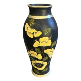 Vaza mare neagra, 40 cm, pictata manual, decor floral auriu, vaza decorativa inalta, ceramica, handmade, eleganta, pentru flori, decor interior, cadou deosebit