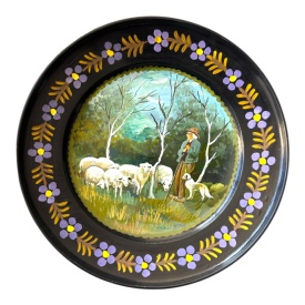 Farfurie decorativă 30 cm pictată manual – cioban cu turma de oi și câine, decor pastoral, ceramică tradițională Marginea