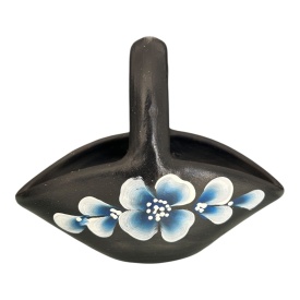 Coșuleț ceramic negru pictat manual cu flori albastre – decor artizanal