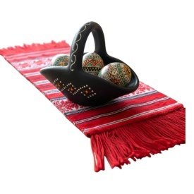Cosulet ceramic pictat manual cu 3 oua incondeiate si prosop traditional – set cadou de Paste, traditional, produs in Romania