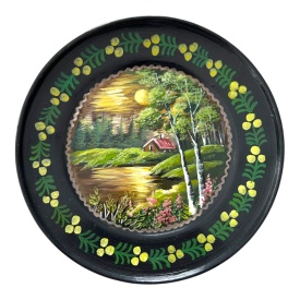 Farfurie decorativa ceramica neagra Marginea - Pictata manual cu peisaj lac si cabana, 24 cm