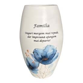 Vaza din ceramica, mesaj despre familie, eleganta, alba cu maci