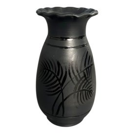 Vaza din ceramica neagra, minimalista, design rafinat