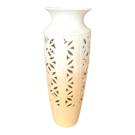 Vază mare de podea pentru decor interior – element decorativ spectaculos pentru orice spațiu