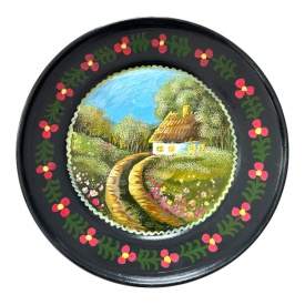 Farfurie decorativa ceramica neagra Marginea - Pictata manual cu casuta traditionala si drum serpuind, 24 cm