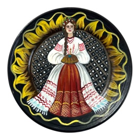Farfurie decorativa din ceramica pictata manual - model traditional,fata cu paine si sare, 24 cm,