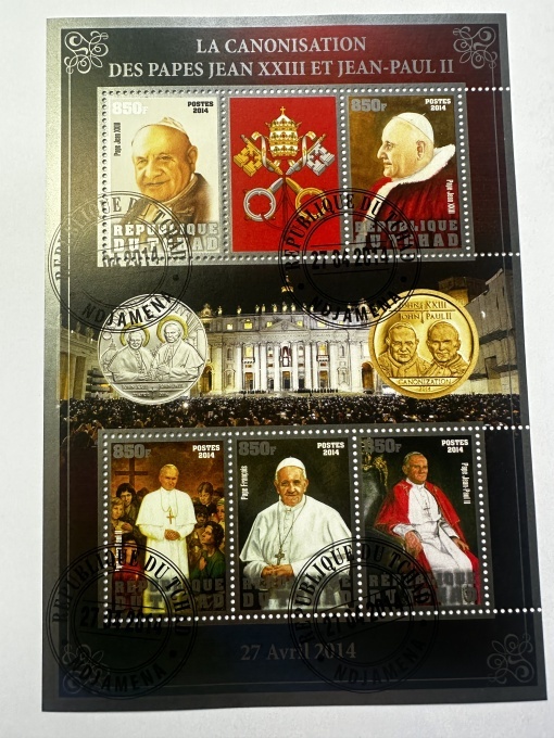 Bloc filatelic – Canonizarea Papei Ioan al XXIII-lea și a Papei Ioan Paul al II-lea, Ciad, 2014