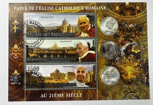 Bloc filatelic – Papii Bisericii Catolice Romane în secolul XXI – Republica Madagascar 2014