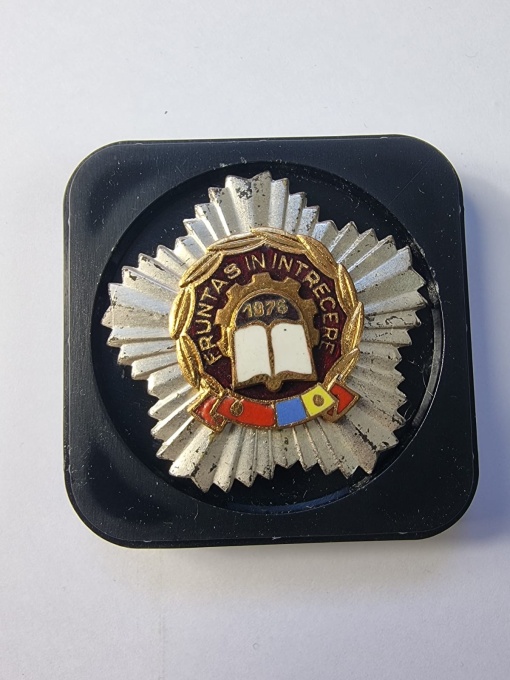 Insignă „Fruntaș în întrecere” – 1976 , RSR