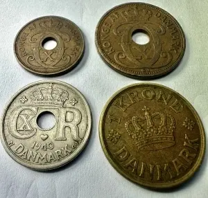 DANEMARCA - CHRISTIAN X - 2/5/25 Ore + 1 Krone ( 1939-1940 ) - Img 2