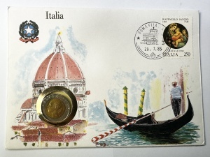 Italia 1985 – Plic filatelico-numismatic + monedă 500 Lire necirculată (UNC) + timbru Raffaello Sanzio ștampilat Roma