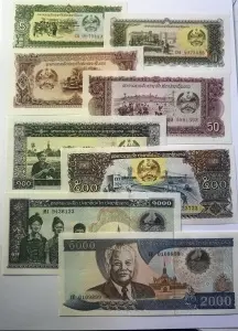 Set Bancnotes - Laos - 8 Bancnote ( 5/10/20/50/100/500/1000/2000 Kip )