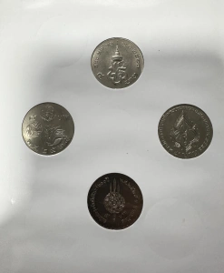 Colecție de 14 monede comemorative thailandeze cu valoarea nominală de 5 Baht, emise pentru celebrarea unor evenimente importante din istoria și viața monarhiei thailandeze. - Img 4