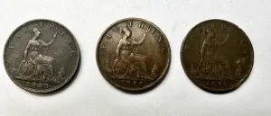 Lot x 3 Monede Regatul Unit - Victoria - Farthing 1883/1884/1885 - Img 2