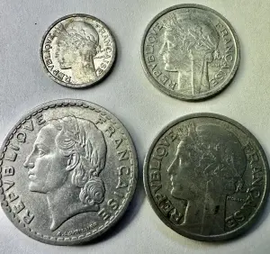 SET MONEDE FRANTA - 50 Centimes / 1/2/ 5 Francs ( 1946-1957 ) - Img 2